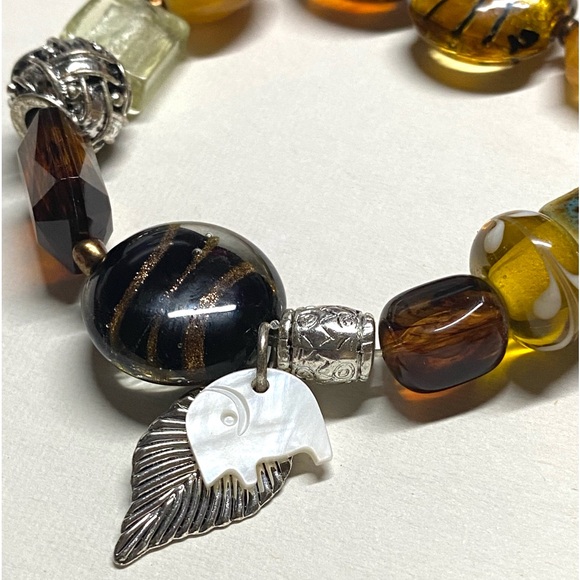 Vintage Artisan Multi Beaded Bracelet with Unique Mother Of Pearl Charm Accent - Picture 4 of 5